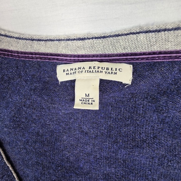 Banana Republic Cashmere Wool V Neck Sweater Womens M Italian Yarn Blue Elegant - Picture 13 of 16